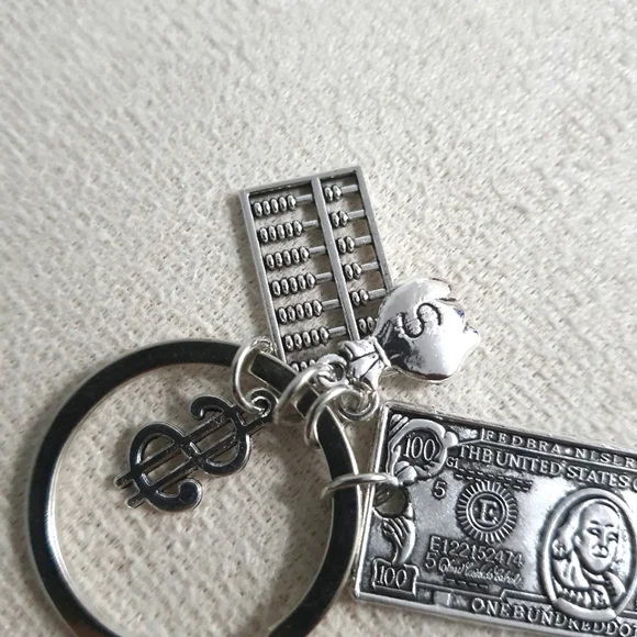 Silver Money Keychain - Picture 2 of 3